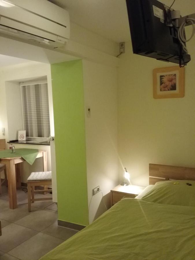 Gaestezimmer , Pension Wauri Waldenbuch ภายนอก รูปภาพ